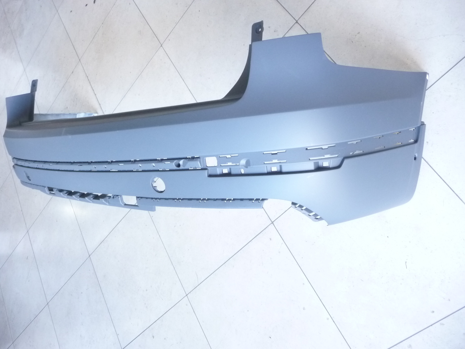 2017-2019 Bentley Bentayga BY636 rear Bumper Cover 36A807301AC OEM OE H8
