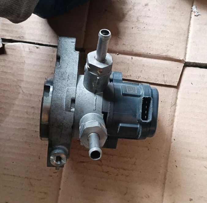 丰田原始设备制造商变速箱油泵 35300-48070 适用于 Highlander、RAV4、Sienna、RX/NX — 第 4/4 张图片