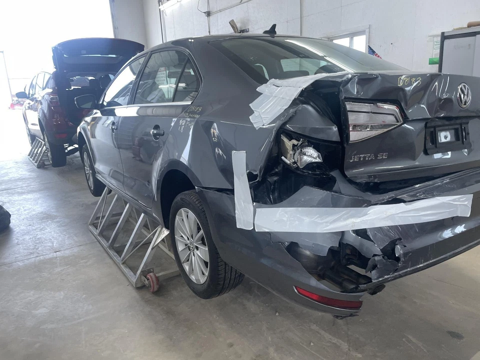 Used Front Right Seat Belt Front fits: 2015 Volkswagen Jetta bucket seat Sdn pas Foto 2 de 4