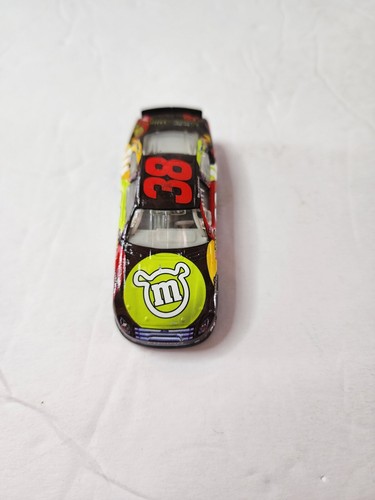 2007 David Gilliland #38 M&M’s 1:64 NASCAR Diecast Shrek - Picture 4 of 6