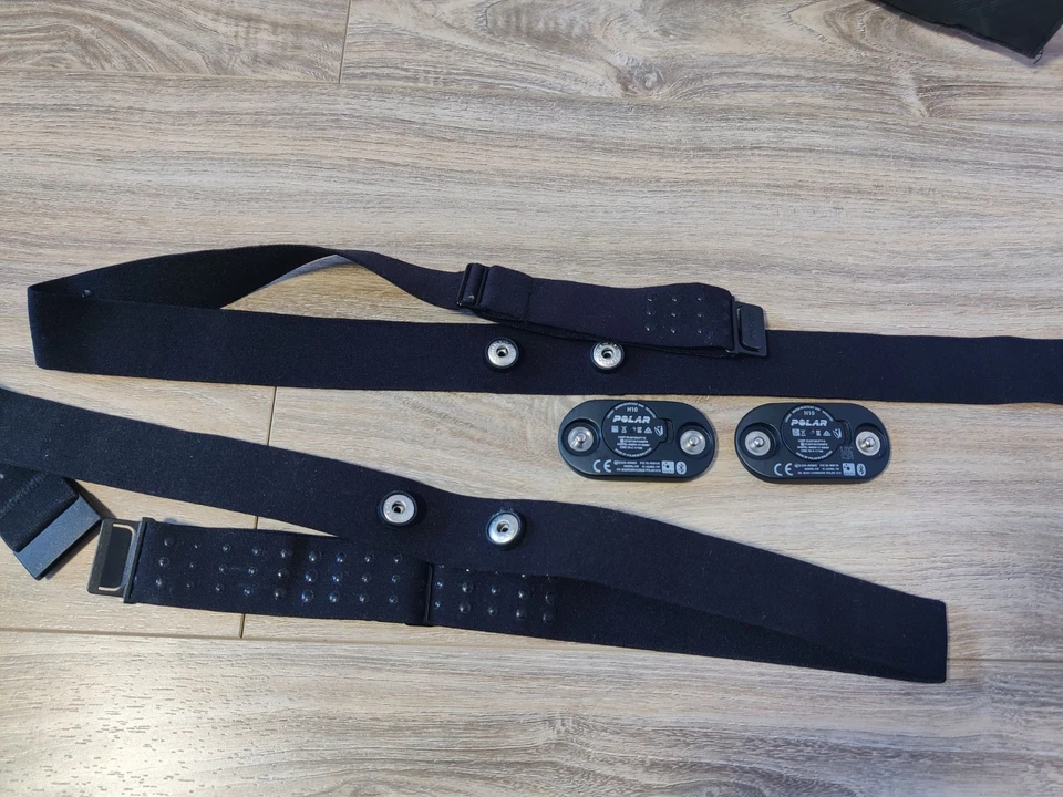 Monitores de frecuencia cardíaca con correa para pecho Polar H10. 2 correas negras Foto 3 de 4