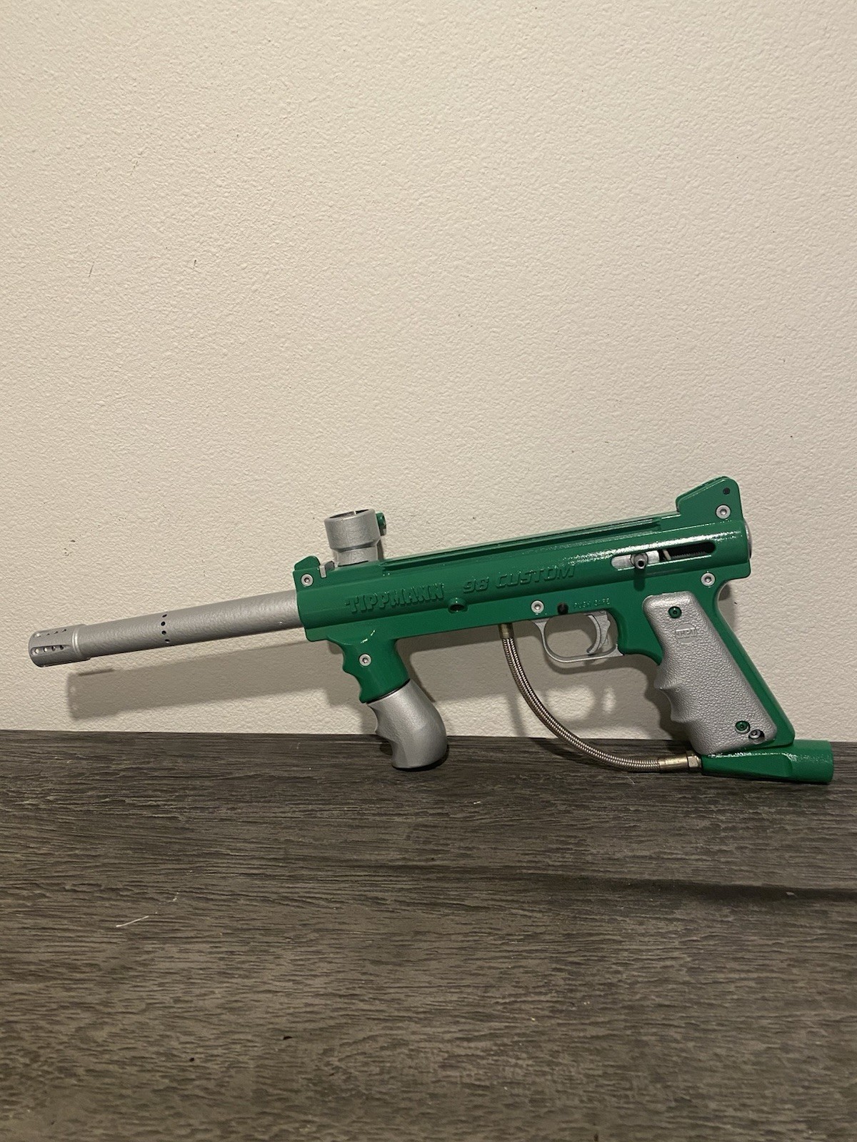 ***Newly Refurbished ***Tippmann 98 Custom, Green And Gray. 