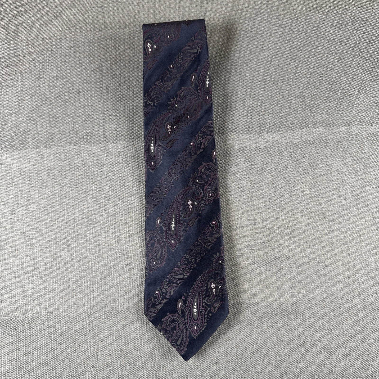 Dolce And Gabbana Tie 100% Silk Dark Blue Paisley Pattern Made In Italy - product detail image 1