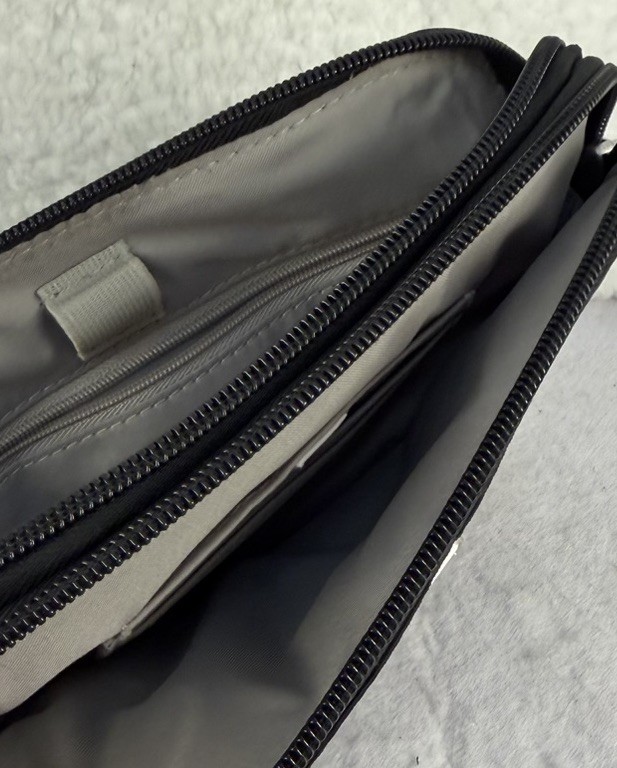 Baggallini Double Zip Black Medium Crossbody Bag … - image 9