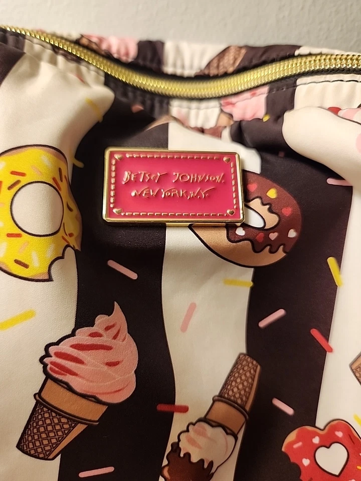BETSEY JOHNSON Mochila Donut Helado Cremallera Pañal de Viaje Escolar Rosa Blanco Foto 2 de 4
