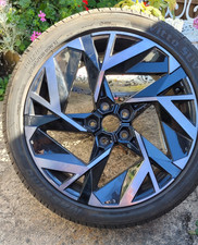 Renault 19" Alloy Wheel Elixir Black Captur MK2 403007989R with tyre