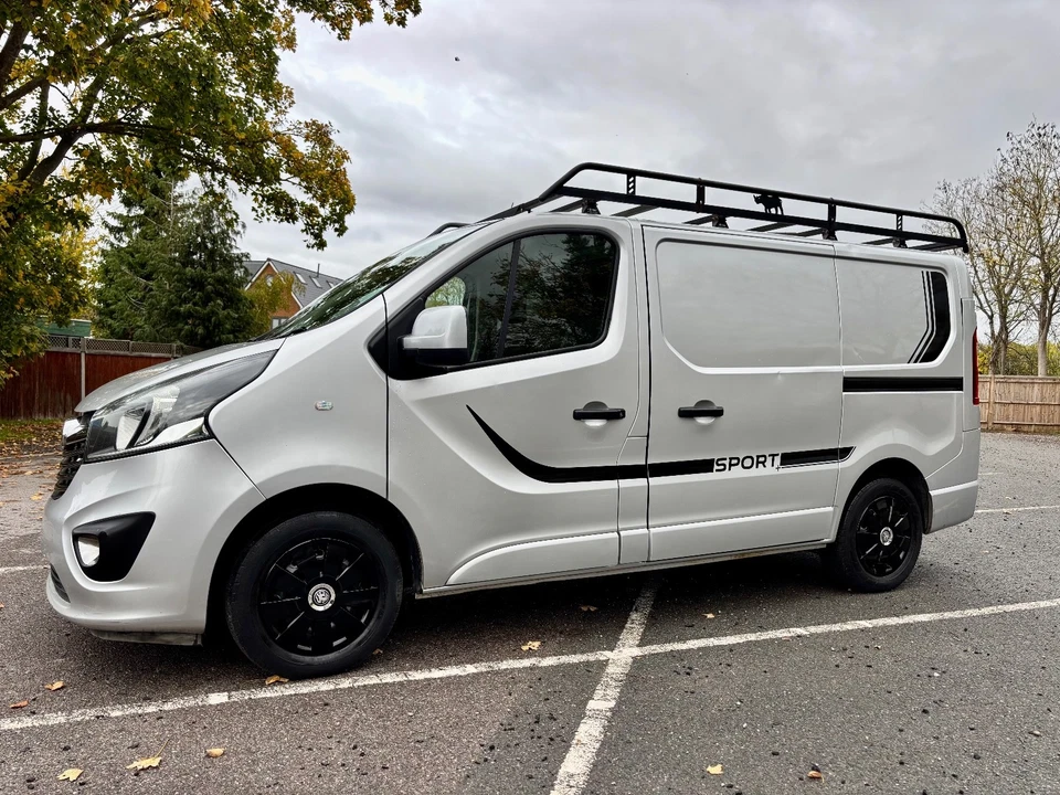 VAUXHALL VIVARO 2700 SPORTIVE, 109k MILES, Rino Roof Rack, FSH - Image 2 of 4