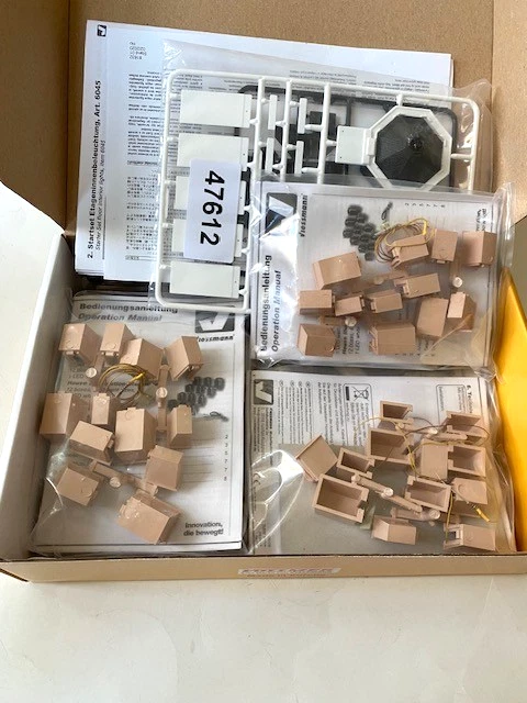 Vollmer LED Lighted Christmas Village Kit, Model #47613, N Scale (1:160) - NEW - Image 2 of 3