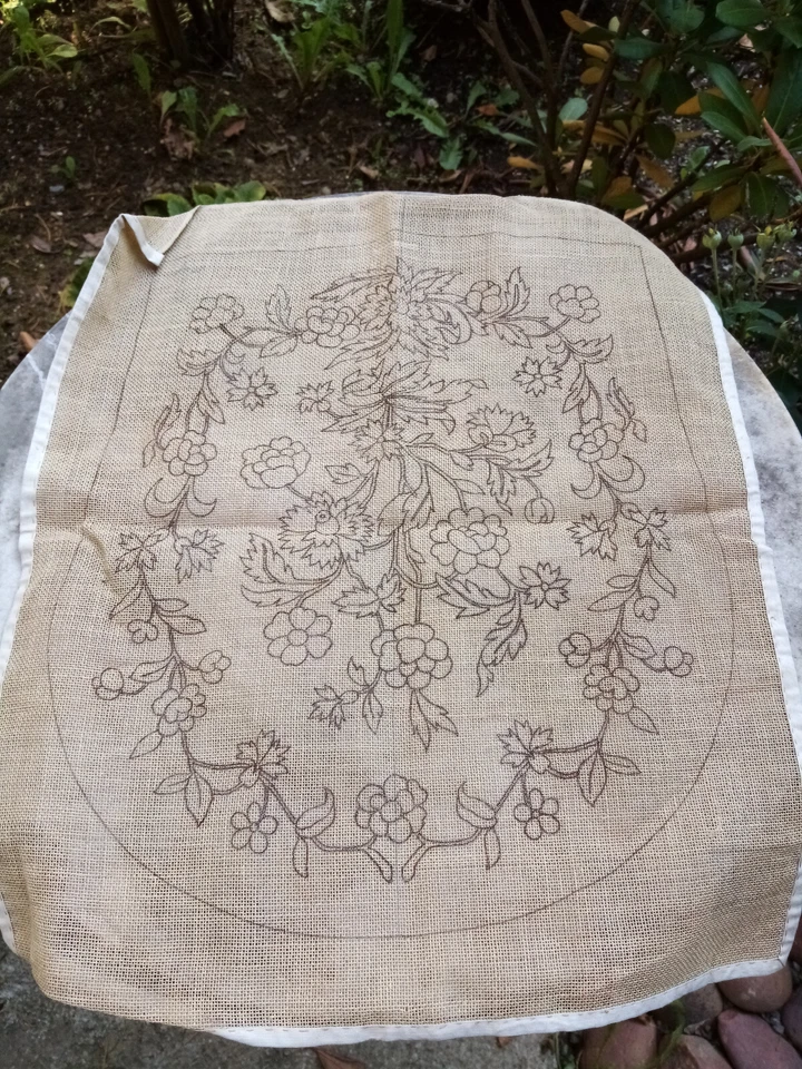 Ancienne tapisserie pour garniture de fauteuil+ accoudoirs à broder - Photo 2/3