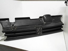 Calandre Peugeot 405