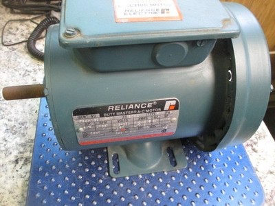 NEW RELIANCE AC MOTOR 3-PH, 3/4 HP, 1725 RPM 208-230V P56H130 1U-RT