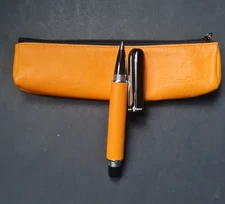 CHAMPAGNE WIDOW CLICQUOT ballpoint pen with leather bag