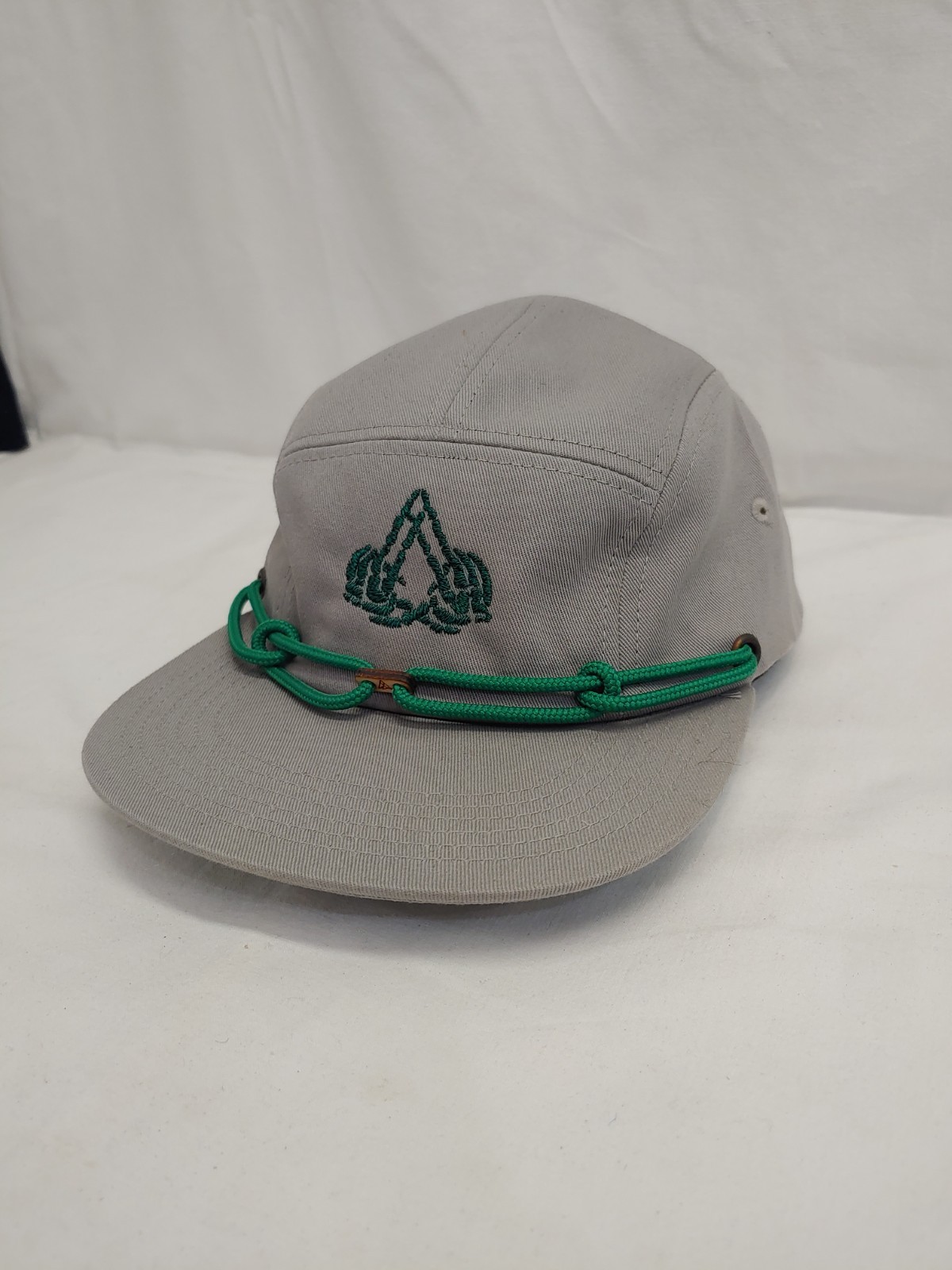 Findlay Decky 5 Panel StrapBack Hat - Gray Base/B… - image 3