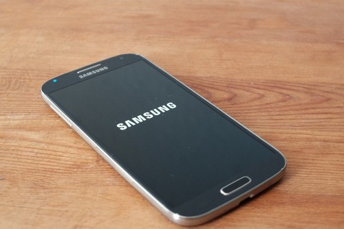 Samsung Galaxy S4 GT-19505. 16 Go. Gris. - Photo 3 sur 8