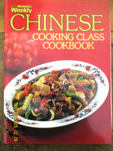~CHINESE COOKING CLASS COOKBOOK by THE AUSTRALIAN WOMEN'S WEEKLY - VGC~
