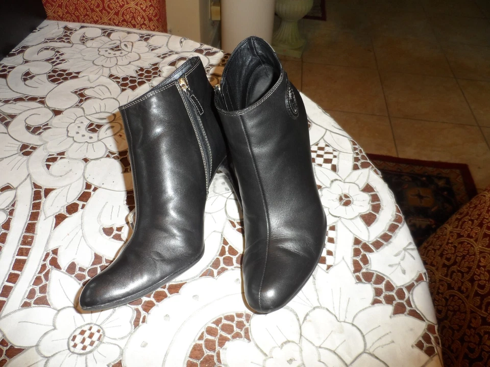 Gucci GG Botas de Tacón al Tobillo de Cuero de Becerro Negro Talla 9 1/2B Foto 3 de 4