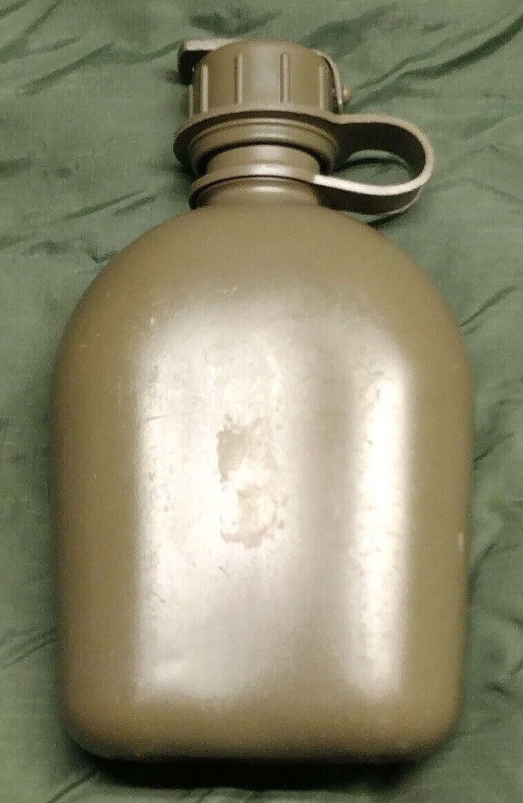 Set USGI Militare 3 Pezzi: Borraccia 1QT OD, Tazza Inox E Sacchetto MOLLE ACU - Usato