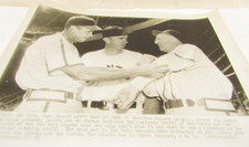 Top 10 Carl Hubbell Baseball Cards 27