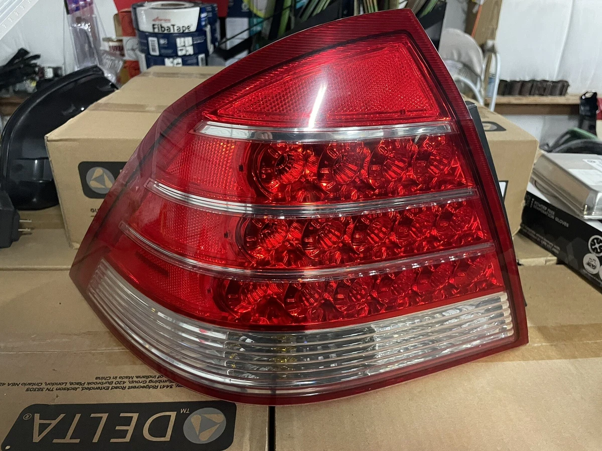 2005 2006 2007 Mercury Montego Tail Light DRIVER LEFT Side