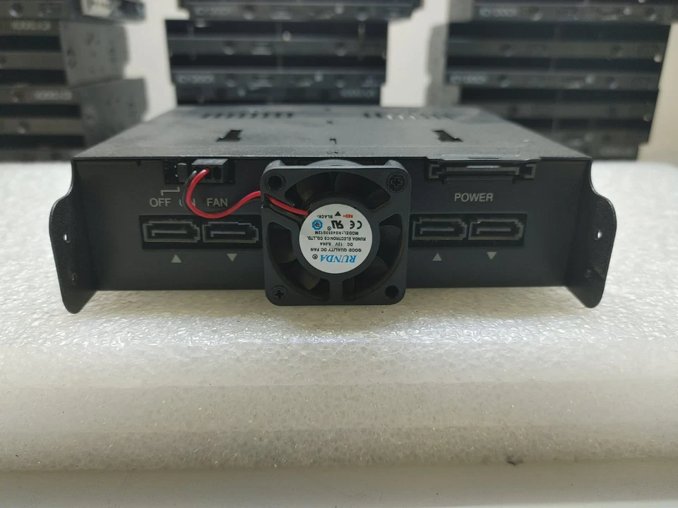 ICY Dock ExpressCage MB524SP-B 4 bay 2.5" SAS SATA HDD Hot Swap Mobile Rack - Image 4 of 4