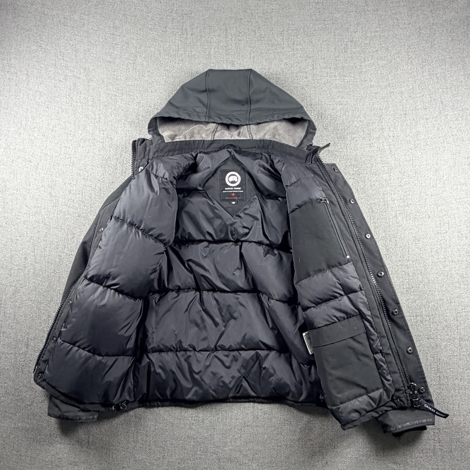 Canada Goose Burnett Jacket Black Men’s Medium M Hooded Down Parka Coat thumbnail 2