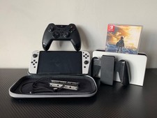Nintendo Switch OLED bundle - Original accessories + 64GB sd + Case + Zelda BOTW