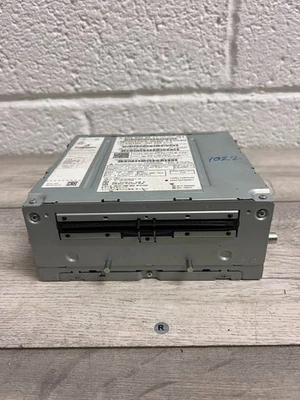 Mercedes W205 Head Unit Radio CD Player Audio Sat Nav Control Unit A2059008917 - Image 1 of 4
