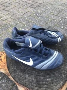 childrens football boots size 3