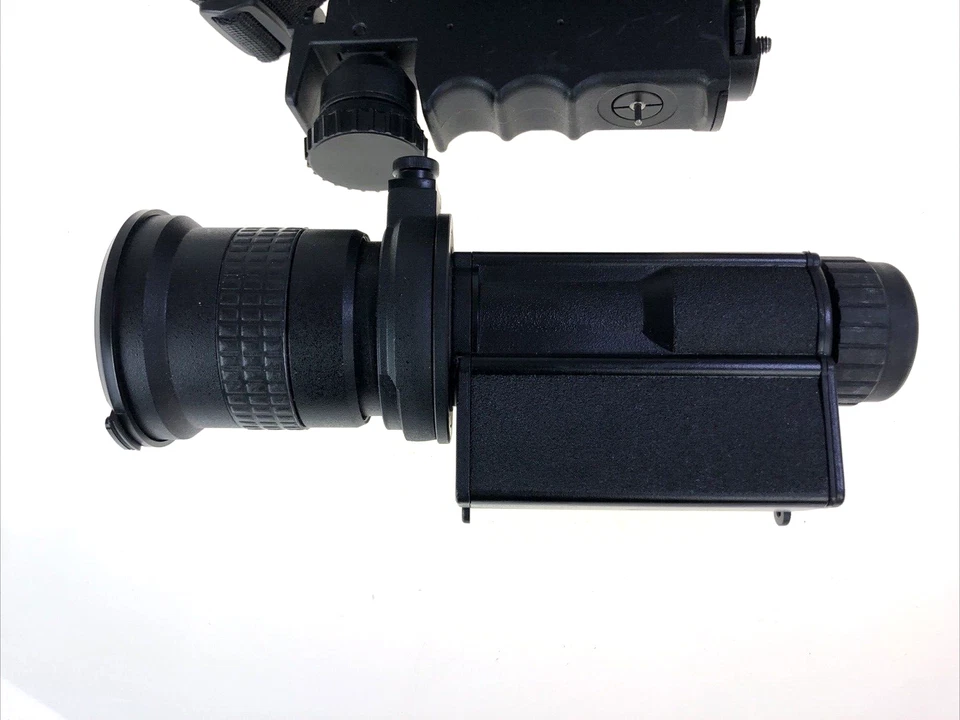 Mira telescópica rusa CYCLOP-1 de visión nocturna con iluminador AP-1Y con estuche Foto 3 de 4