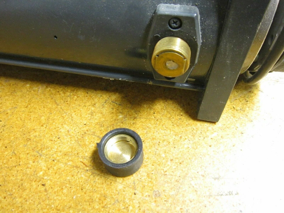 DMV 067010371 Motor ELGHE 24V 530W 3200G W/ Lenze 14.448.06.010-000 Brake 24VDC - Image 4 of 4