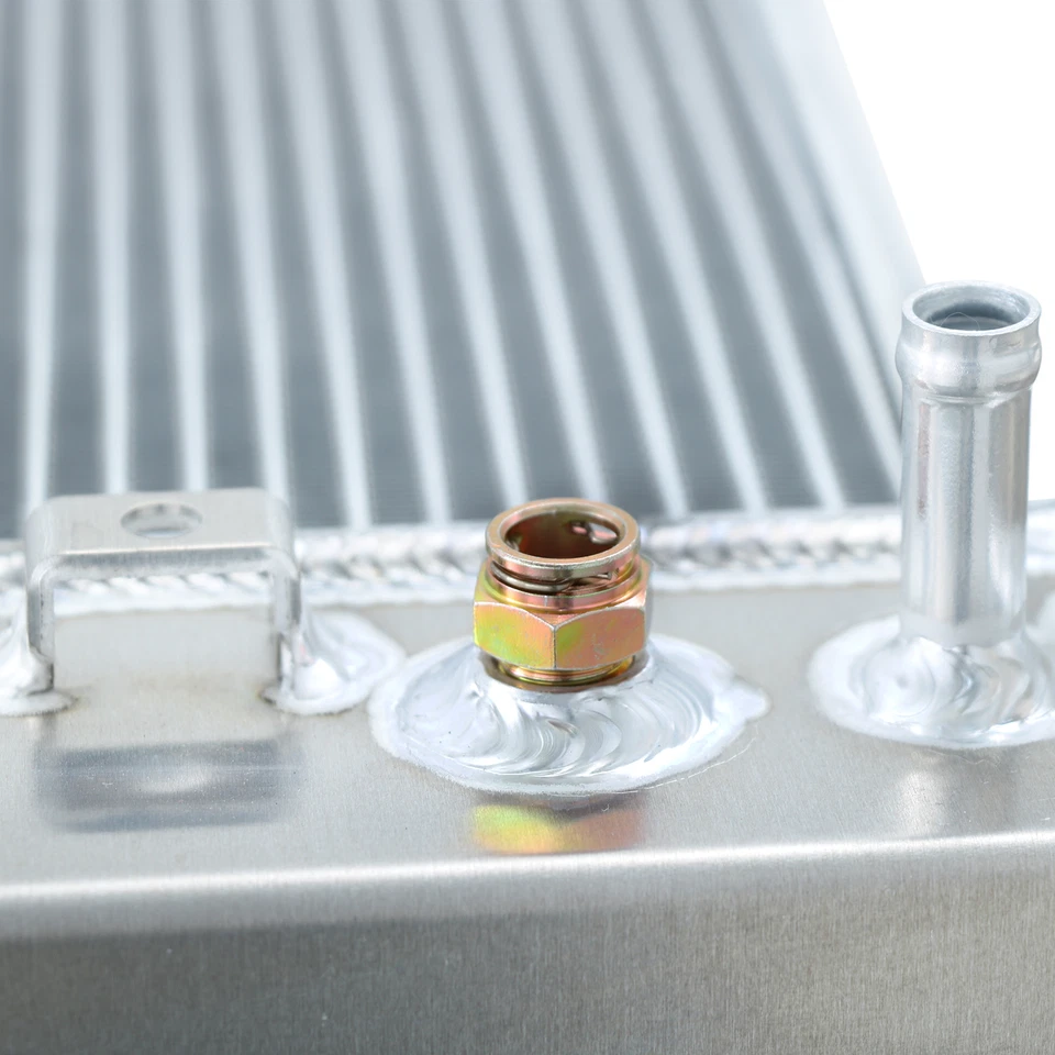 4 Row Cooling Radiator For 1999-2014 Chevy Silverado 1500/2500 Tahoe 2013 Foto 4 de 4