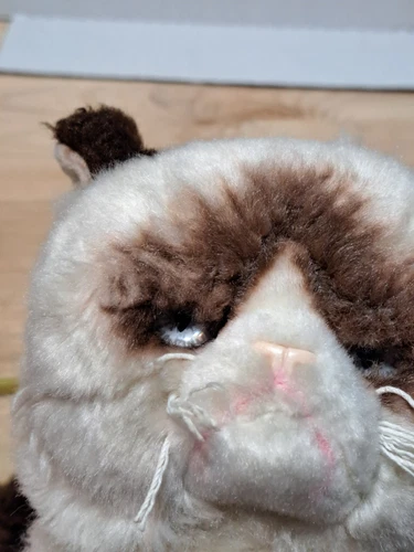Gund Grumpy Cat Plush Stuffed Animal Kitty 9" Siamese Sitting Blue Eyes - Picture 2 of 11