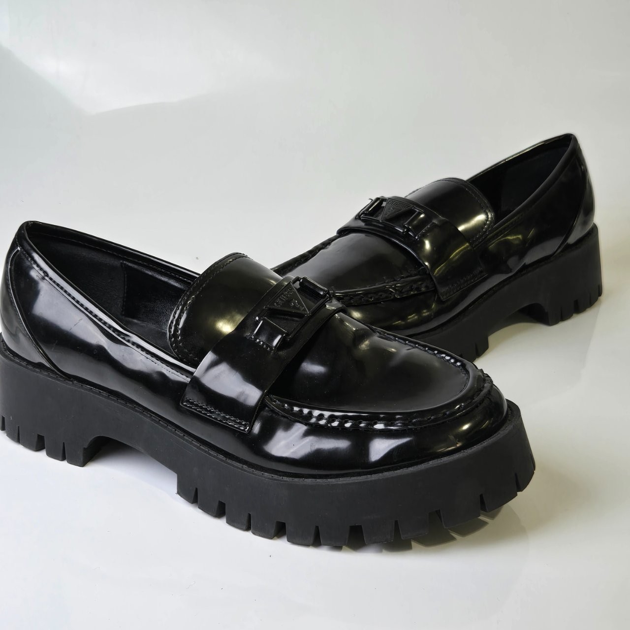 Guess Patent Lug Sole Women's Black Slip On Loafers US Size 9.5M