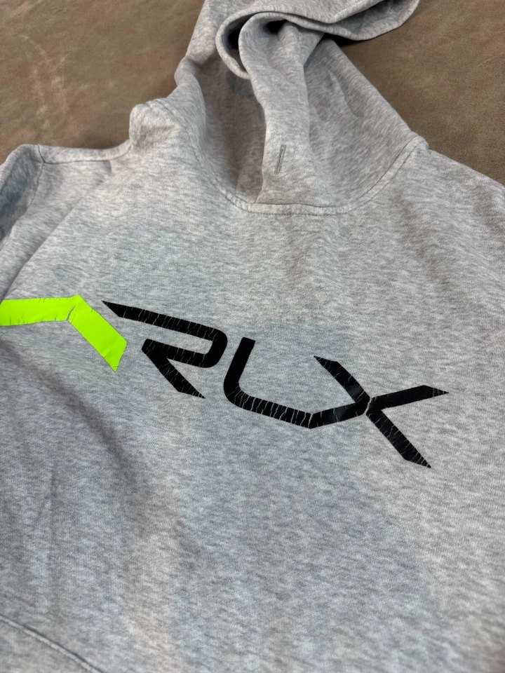 Pullover gris con capucha mediana con estampado gráfico RLX by Ralph Lauren para hombre Foto 3 de 4