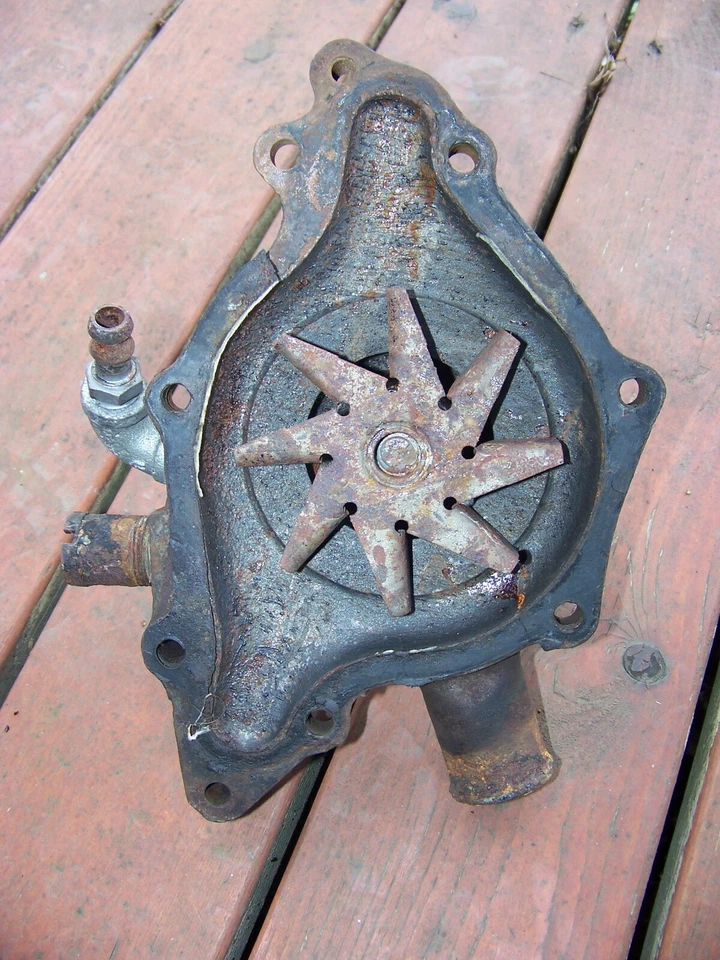 1967 68 69 DODGE DART PLYMOUTH BARRACUDA 273 318 340 WATER PUMP OEM 2863067 - Image 2 of 2