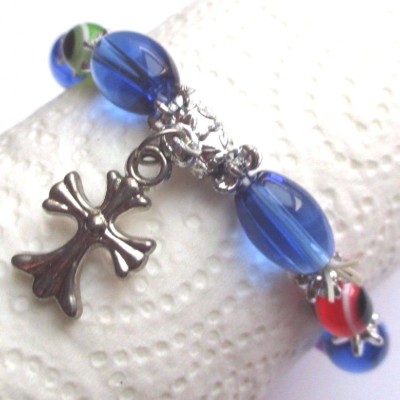 bracelet élastique bijou rétro perle de verre pampille croix
