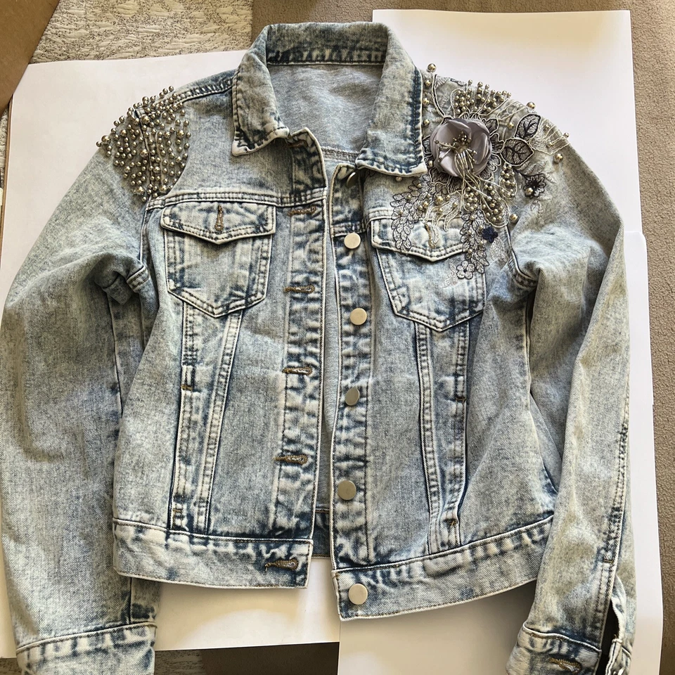 Chaqueta de Jean Años 80 Diseños Joyas Rosa Talla L Embellecida Denim Lavado Ácido Foto 4 de 4