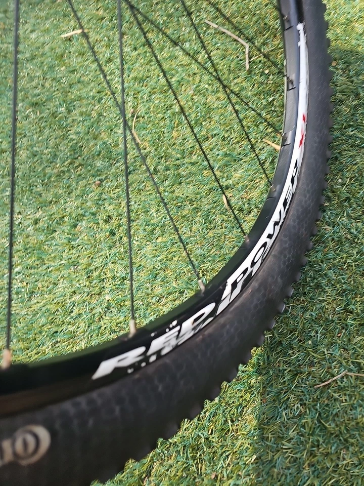 Juego de ruedas FULCRUM RED POWER XL 650B 27,5 con neumáticos Continental X King sin refuerzo Foto 2 de 4