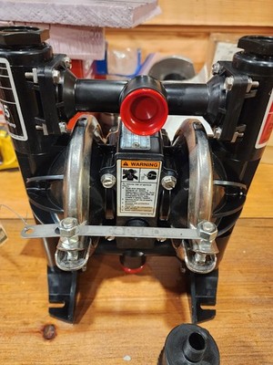 Graco Husky 715 Double Diaphragm Acetal Pump 3/4 In Inlet  Model 220-617 Serie F