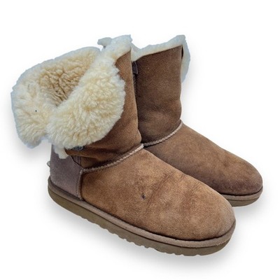 UGG Boots Classic Bailey Button Womens Sz 7 Brown Leather Sheepskin Winter 5803
