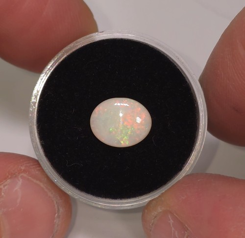 Australian Coober Pedy opal. 10 x 8mm. 1.2ct. Oval. Natural solid opal - Picture 3 of 6