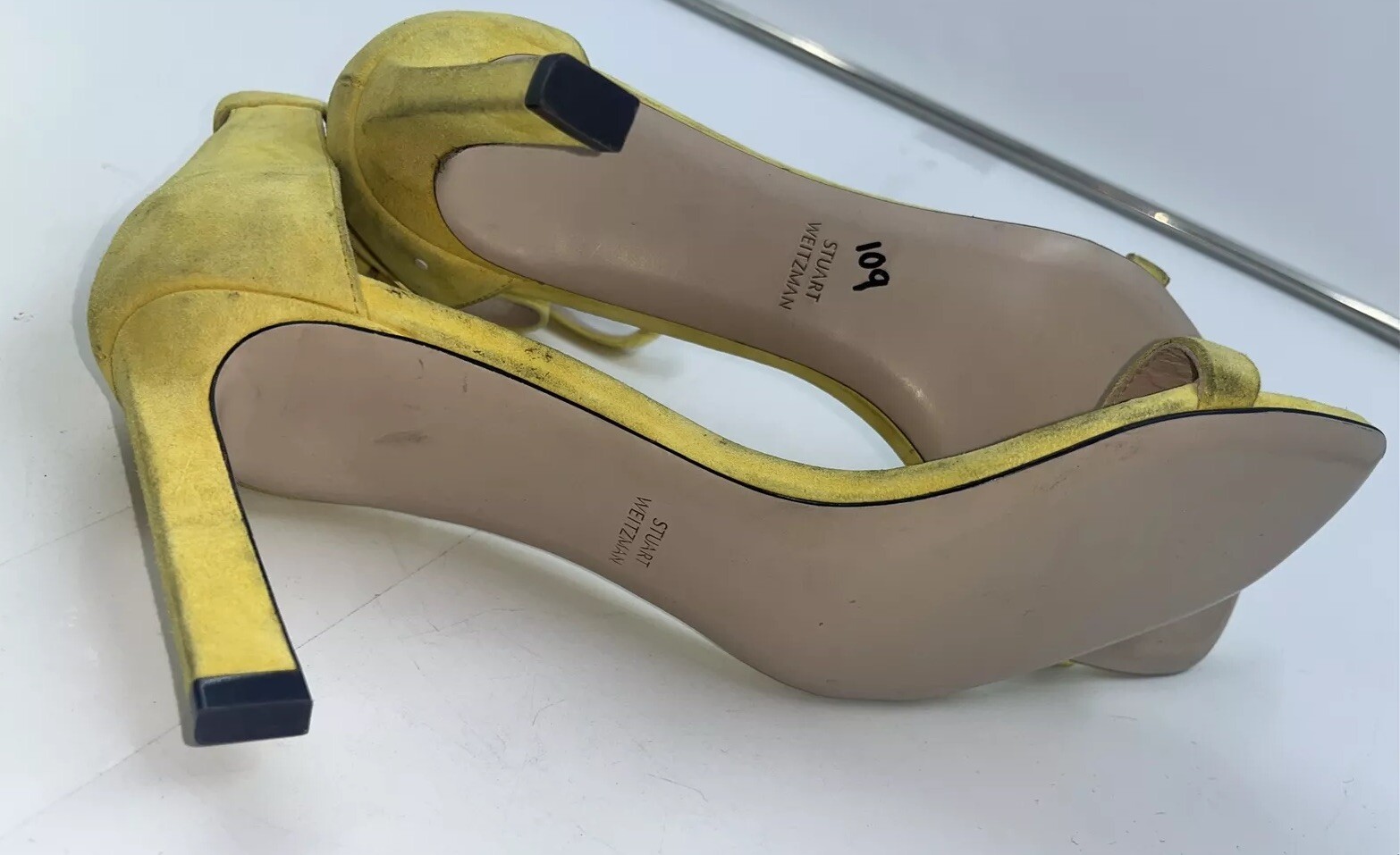 Stuart Weitzman Yellow Suede Sandale Heels Size 9.5 M PLS READ