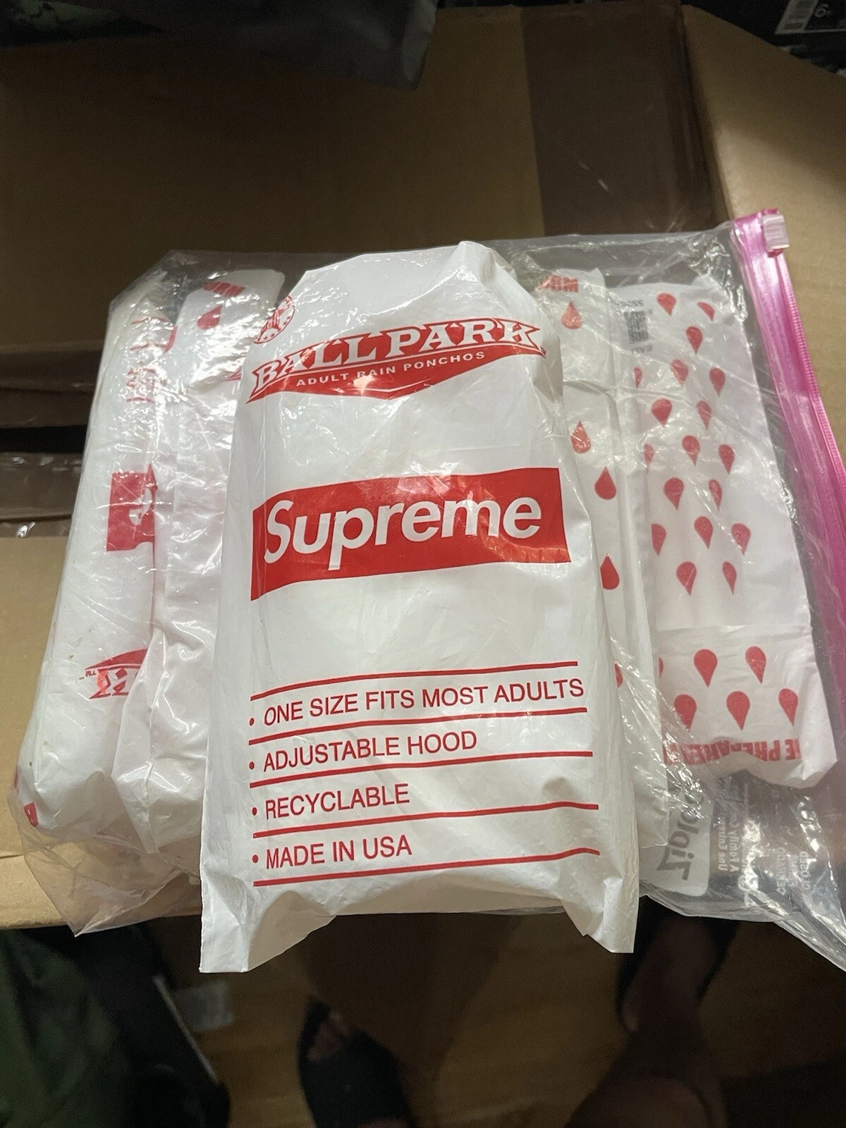 NEUF   Supreme BOX LOGO Ballpark Rain Poncho SS2020 blanc Lot de 7