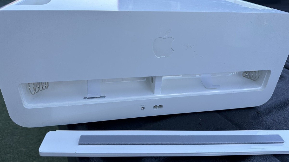 Apple iPod HiFi Speaker A1121 - For Parts/repair No Remote