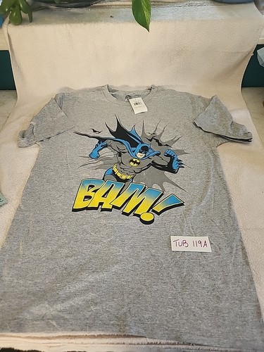 Dc Comics Batman Mens Gray T-shirt Size M