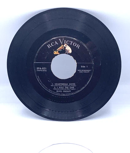 Elvis Presley  EPA 821   RCA Victor/ HEARTBREAK HOTEL + 3other songs. VG+