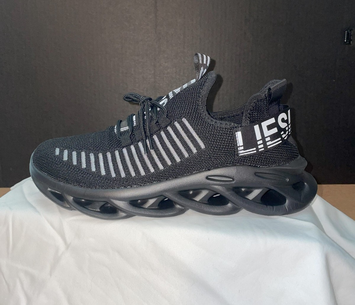 LIESMLIES SS1 Sneakers Lightweight Breathable Men's Size 11 (BLACK)