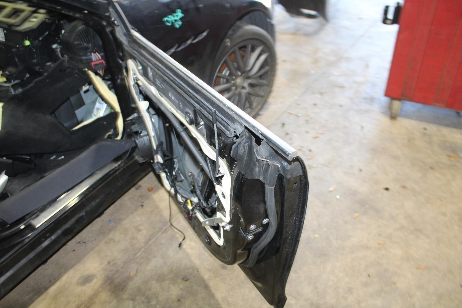 Maserati Ghibli 2014-2019 Front Right Door shell Black