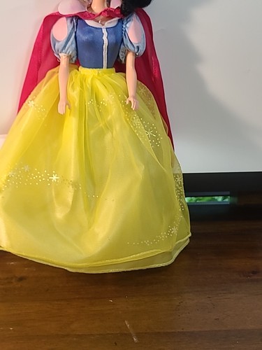 Vintage 1992 Mattel Disney Snow White Fashion Doll 11.5 Inches - Picture 6 of 18