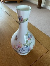 Aynsley Fine Bone China "Little Sweetheart" Vase